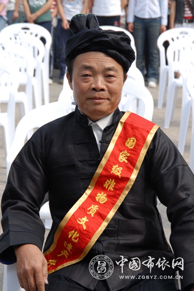 梁秀江：国家级非物质文化遗产布依族“八音坐唱”传承人.jpg