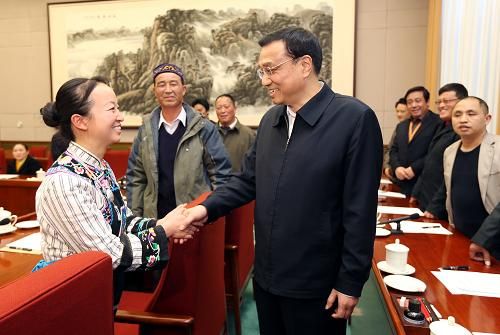 钟晶：“最美乡村女医生”的坚守  &nbsp;用青春抒写大爱 (5).jpg