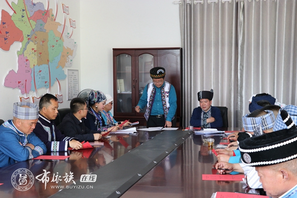 邓守强：龙里布依山歌唱响新时代 民族文化绽放文明之花 (5).jpg