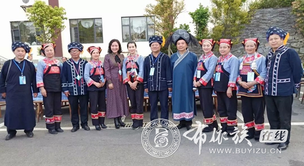 莫荣密：让民族文化如影随形 (3).jpg