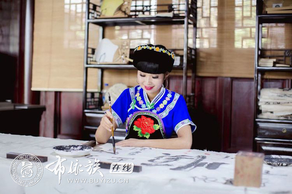 罗小会：巧手织出美绫罗1.jpg