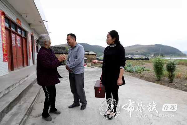 罗木：守护群众健康的“布依天使”8.jpg