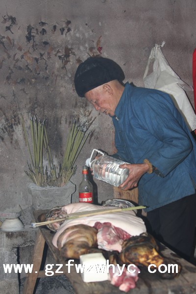 布依族赶毛杉树1.jpg