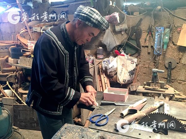 吴天平：国家级非物质文化遗产布依族“勒尤”传承人2.jpg