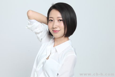 王斯瑶：布依族，贵州电视台主持人.jpg
