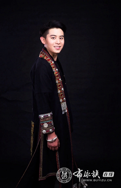 吴健：90后布依族歌手.jpg