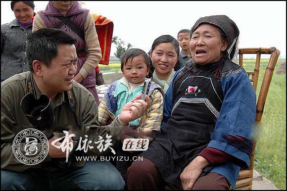 秦跃珍：把《好花红》唱给毛主席听的第一人 (2).jpg