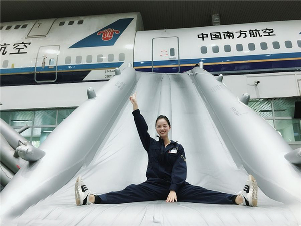 吴忠娅：执着“蓝天梦”的布依族女孩（3）.jpg