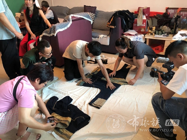省非遗中心赴镇宁、普安开展布依族服饰调研 (6).jpg