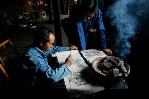 布依族“天染”枫香印染：画在布上的青花瓷14.jpg