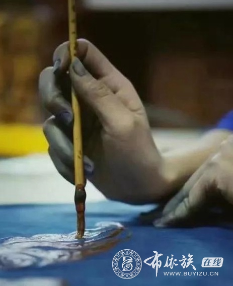 百年传承贵州惠水布依族杨氏枫香印染3.jpg