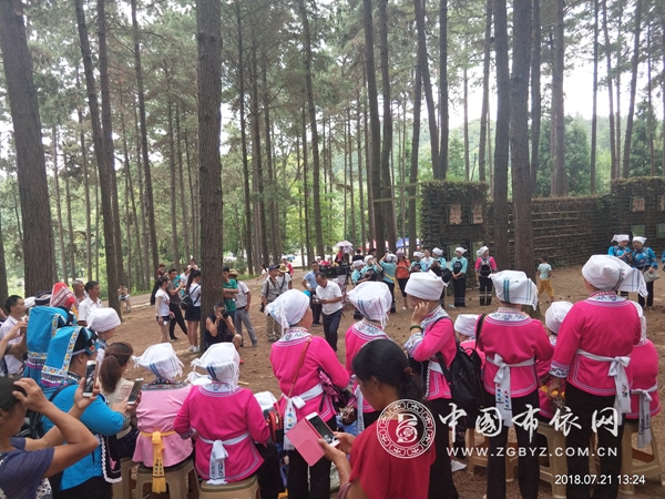 黔南州山歌协会龙里分会举行“激情七夕•相聚龙里”布依山歌交流活动 (46).jpg