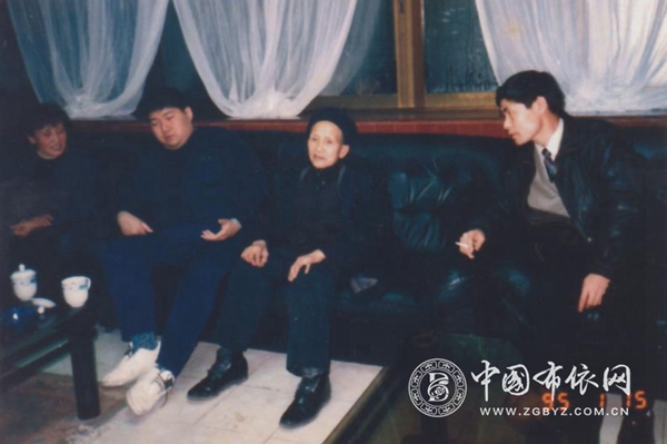 1995年1月15日，毛主席的儿媳邵华与孙子毛新宇专程来到贵阳，会见程莲珍及其女儿、孙女三人。.jpg