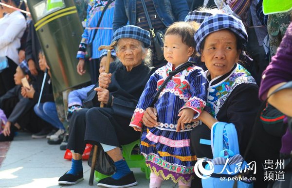 贵州望谟：数万布依族同胞共度布依“三月三”9.jpg