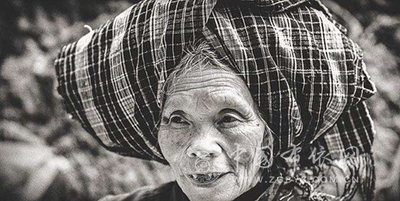 贵州省册亨县布依组老人