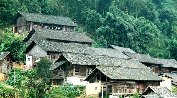 布依族民居建筑特点图片