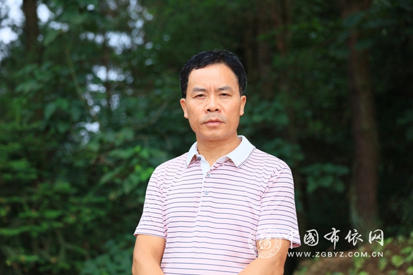 杨启刚：中国作家都匀第一人 (1).JPG