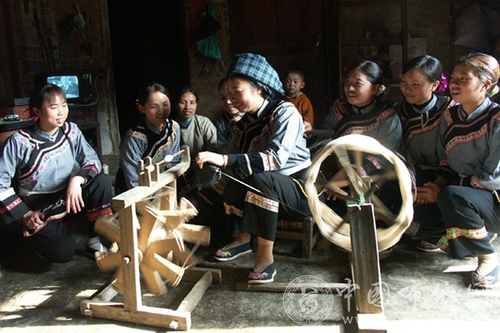 贵州省黔南州罗甸县布依族服饰