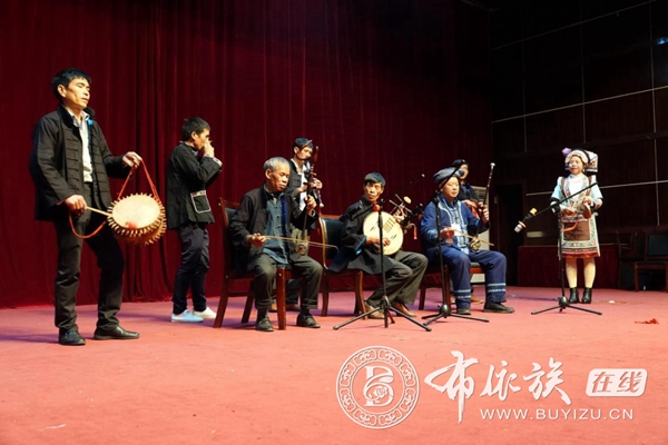 盘州市布依族学会召开第一届代表大会暨“重阳聚·布依情”晚会19.jpg