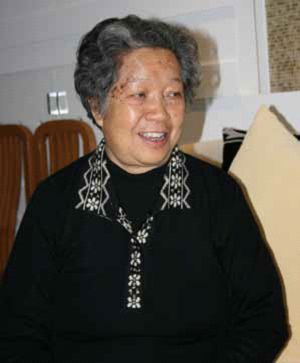 蒙素芬：从大山里走出来的布依族全国人大代表.png
